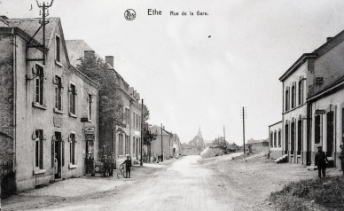 Ethe-la gare et gare du vicinal.jpg
